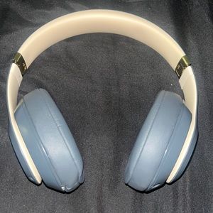 Beats wireless headphones